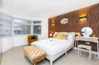 Chic 3BR with Garden & Parking Near Hampstead Heath - London - 7