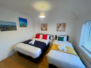 BetaHouse -3BR -Pool Table -Free parking -Spacious - Manchester - 8