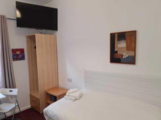 City Centre Guest House - Gloucester - 1