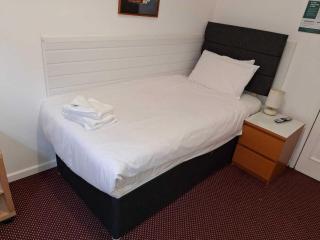City Centre Guest House - Gloucester Park - 9