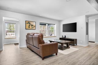 Newly Remodeled 4BDR Retreat Near Downtown East Bay 2839 - 8