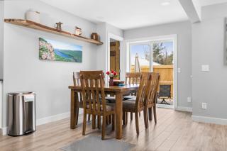 Newly Remodeled 4BDR Retreat Near Downtown East Bay 2839 - 1