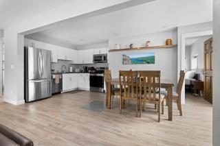 Newly Remodeled 4BDR Retreat Near Downtown East Bay 2839 - Traverse City - 2