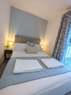 Large family Apartment, walking distance to beach with Private Garden & Parking - Bournemouth - 5