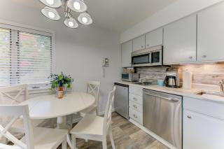 Gorgeous Chic Beach Front Condo 2775 - 8