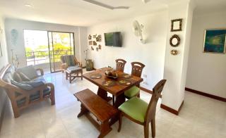 Cozy, well-located 3 bedroom Apartment, 5 min from Rodadero Beach, Free Parking - 3