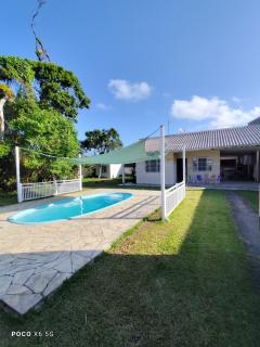Casa com piscina 2 quadras da praia - Matinhos - 0