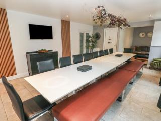 Teifi Villa - 1