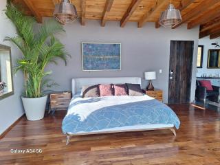 Designer Home with Jacuzzi Spectacular Lake Views - Valle de Bravo - 4