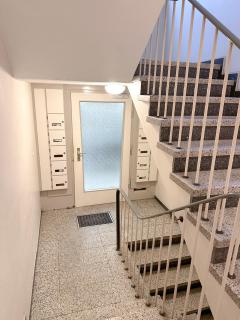 Fancy Apartment with 4K TV for 3 people and 2 people sleep couch - includes kitchen - - 5