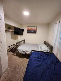 Luxury Bunkhouse Near Downtown - 9