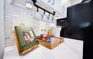 Downtown Houston Luxe Gated Retreat - 2