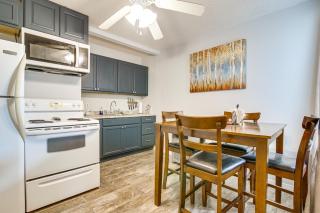 11 Mi to Isla Blanca Beach Townhome with Lake Views - Laguna Vista - 4