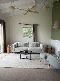 Escape to the Hills- Charming home with city views & close to the to the 1000 steps - 9