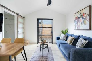 1BR Retreat - Private Patio and Huge Soaking Tub - Austin - 9