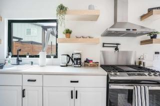 1BR Retreat - Private Patio and Huge Soaking Tub - Austin - 3