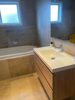 Spacious & Stylish Retreat - Península de Whangaparaoa - 1