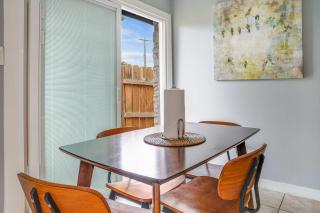 Unbeatable Location - Designer 2BR & Yard - Austin - 7
