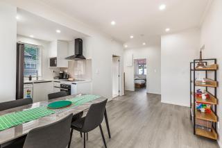 3BR Home w Ample Parking 10 Min to Auckland CBD - Auckland - 8