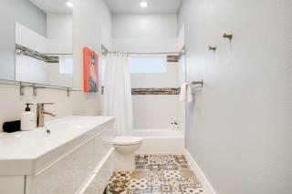 Close to Downtown - Tons of Light & WiFi - Austin - 6