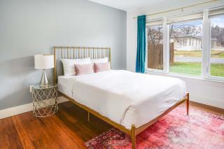 Close to Downtown - Tons of Light & WiFi - Austin - 2