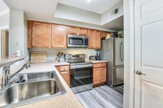 Close to Golfing and Shopping Condo in Scottsdale! - Scottsdale - 2