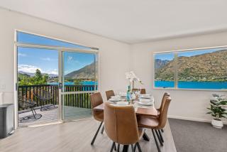 Mountain View Paradise 3 Bedroom House Lake Views - 4