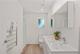 Mountain View Paradise 3 Bedroom House Lake Views - 3