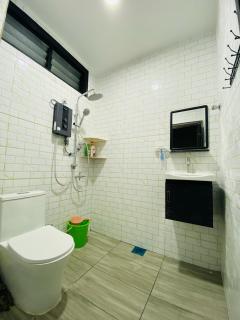 Arissa Homestay - 4