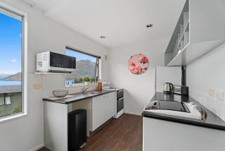 Central 2 Bedroom Apartment Lake Views - Queenstown - 1