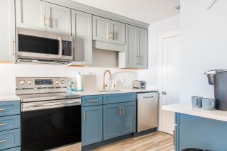 Cozy Beachfront Bliss with Ocean Views - Destin - 5