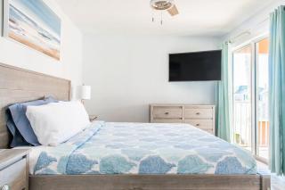 Cozy Beachfront Bliss with Ocean Views - 3