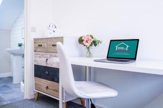 Long-Term Work Stay - 20 Percent-OFF Fully - Equipped & Central - 1