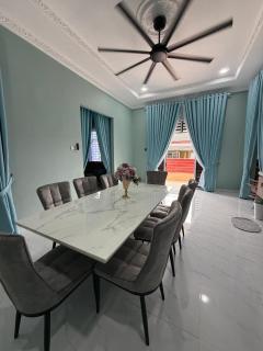 Haji Awang Homestay - Kampong Kok Lanas - 0