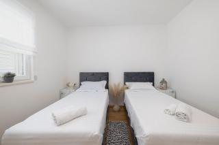 Apartments with parking space Makarska - 23931 - 4