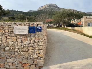 Holiday house with a parking space Bol, Brac - 23788 - 8