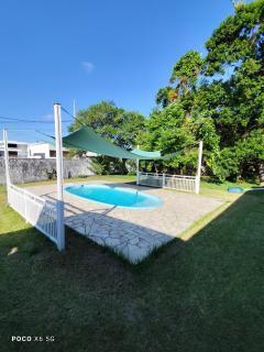 Casa com piscina 2 quadras da praia - 8