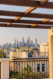 Stunning 4BR Jumeira Park Villa With Pool and Jacuzzi - 9