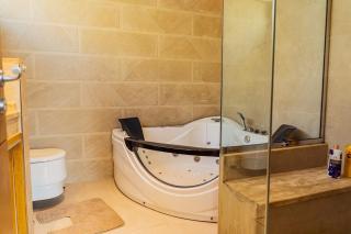 Stunning 4BR Jumeira Park Villa With Pool and Jacuzzi - 8