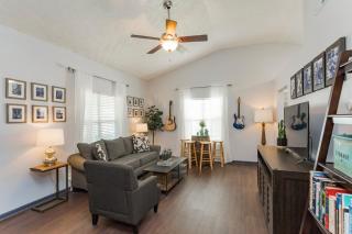Looby Location- Charming 3br home 10 min to downtown - Nashville - 0