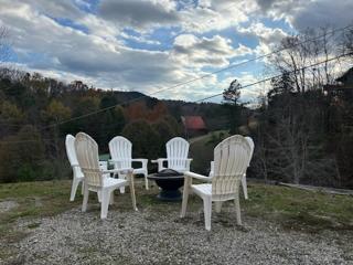 Brand New Hot Tub, Outdoor Bar & Game Room! - Sevierville - 5
