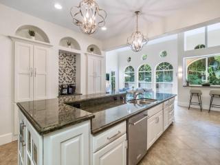 Casa Captiva - 5 BR Villa Steps to Beach - Captiva - 3