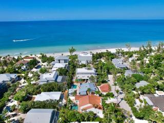 Casa Captiva - 5 BR Villa Steps to Beach - 8