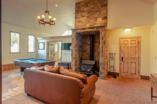 14 Guests 5BR 2BA At-Home Gym & Spacious Living - 1