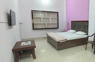 Navodaya guest house near 300 mtr from railway station mathura - Mathura - 7
