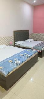 Navodaya guest house near 300 mtr from railway station mathura - Mathura - 3