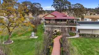 Crows Nest Tourist Park - 8