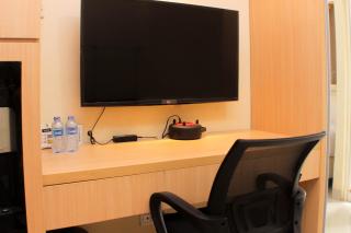 Comfort Studio Room at Oasis Cikarang Apartment By Travelio - Bekasi - 4