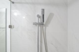 Stylish Studio Apartment Connected to Ciputra World Mall at The Vertu By Travelio - Surabaya - 9