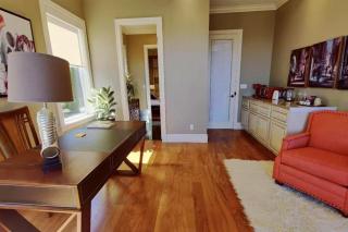 Stunning view in elegant 1 bedroom suite - West Vancouver - 6